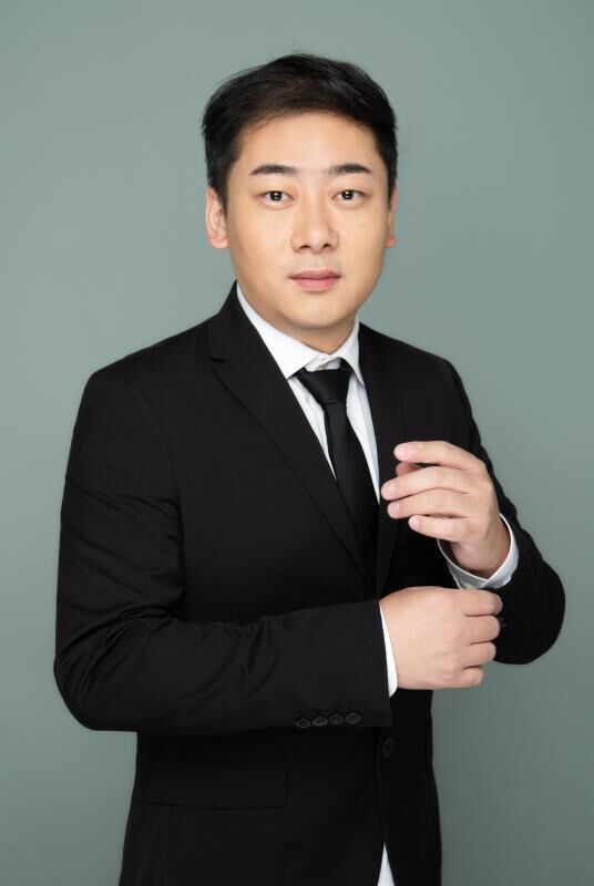 张   伟